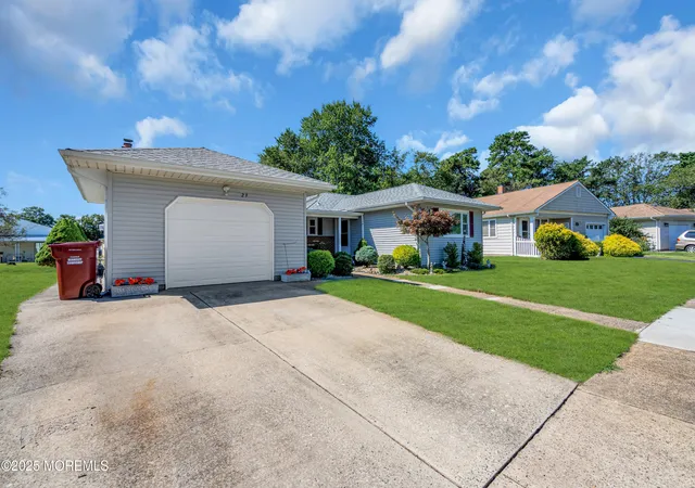 Photo 3 of Single family home for sale at 23 Fontana St, Toms River, NJ 08757 | MLS# 22617079 | Listing updated on 2026-09-17