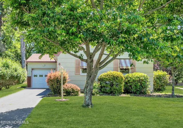 2nd image of 6 Woodbury Ct, Toms River, NJ 08757 | MLS# 22617750