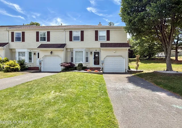 Homes for sale in Englishtown, NJ | 58 Carriage Ln, Englishtown, NJ 07726 | MLS# 22617327
