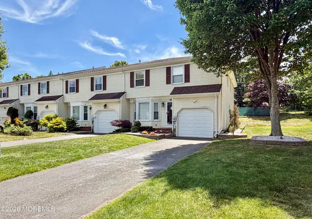 Homes for sale in Englishtown, NJ | 58 Carriage Ln, Englishtown, NJ 07726 | MLS# 22617327