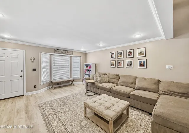 Homes for sale in Englishtown, NJ | 58 Carriage Ln, Englishtown, NJ 07726 | MLS# 22617327