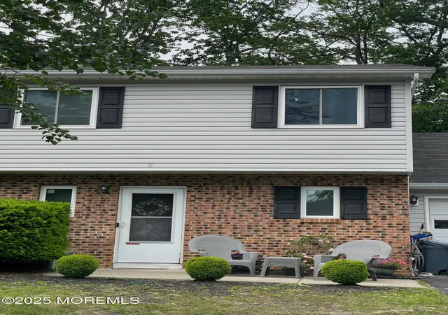 Homes for sale in Howell, NJ | 2 Elizabeth Ct, Howell, NJ 07731 | MLS# 22617228