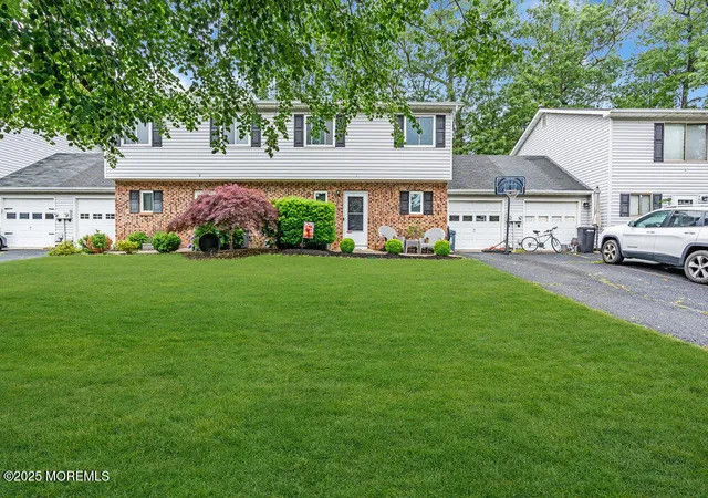 Homes for sale in Howell, NJ | 2 Elizabeth Ct, Howell, NJ 07731 | MLS# 22617228