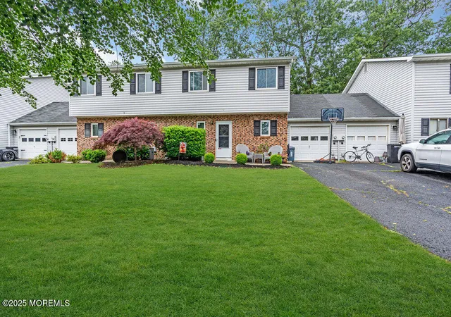 Homes for sale in Howell, NJ | 2 Elizabeth Ct, Howell, NJ 07731 | MLS# 22617228