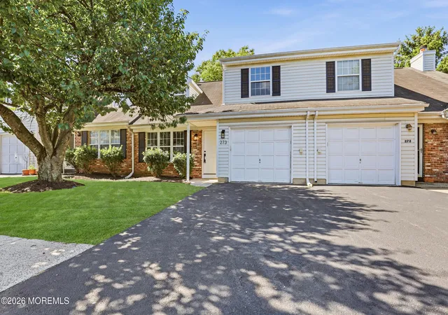 Homes for sale in Franklin, NJ | 273 Edgeware Ct, Franklin, NJ 08873 | MLS# 22617304