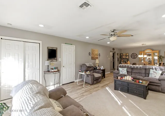 Photo 4 of Single family home for sale at 6 Saint Kitts Dr, Toms River, NJ 08757 | MLS# 22618177 | Listing updated on 2026-09-04