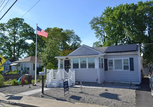 Homes for sale in Keansburg, NJ | 267 Seeley Ave, Keansburg, NJ 07734 | MLS# 22617343