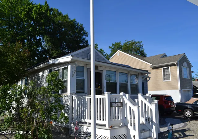 Homes for sale in Keansburg, NJ | 267 Seeley Ave, Keansburg, NJ 07734 | MLS# 22617343