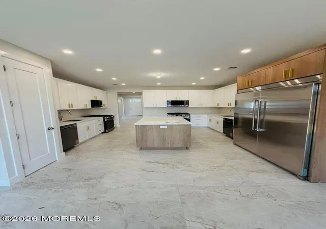 Photo 3 of Sale Pending at 10 Farry St, Lakewood, NJ 08701 | MLS# 22617476 | Listing updated on 2026-08-26