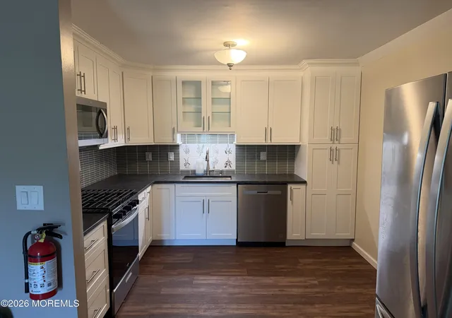 3rd image of 105 Players Cir, Tinton Falls, NJ 07724 | MLS# 22617457
