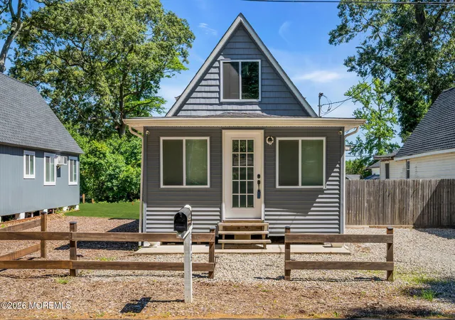 Photo 3 of Single family home for sale at 375 E Barnegat Ave, Bayville, NJ 08721 | MLS# 22617379 | Listing updated on 2026-08-01