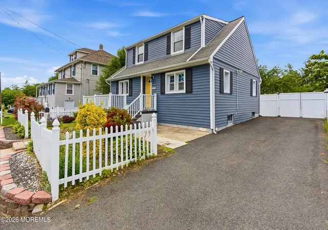 Homes for sale in Keyport, NJ | 222 Raritan St, Keyport, NJ 07735 | MLS# 22617520