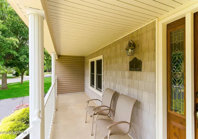 5th image of 7 N Devon Dr, Manalapan, NJ 07726 | MLS# 22617710