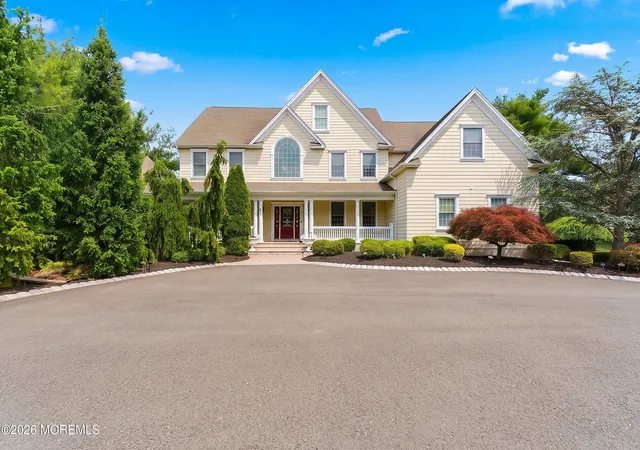 Homes for sale in Middletown, NJ | 24 Garryford Dr, Middletown, NJ 07748 | MLS# 22618179