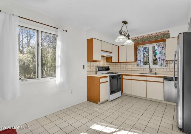 3rd image of 521 Dorothy Pl, Brick, NJ 08723 | MLS# 22618696