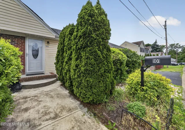 Homes for sale in Cliffwood, NJ | 101 Marjorie St, Cliffwood, NJ 07721 | MLS# 22617907