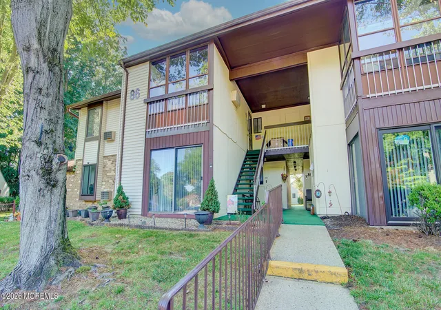 Homes for sale in Manalapan, NJ | 86 Arrowood Rd #G, Manalapan, NJ 07726 | MLS# 22619080