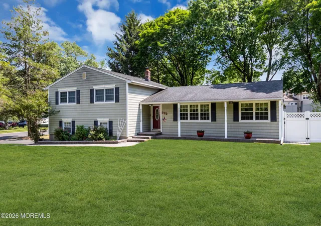 Homes for sale in Red Bank, NJ | 375 Oak Hill Rd, Red Bank, NJ 07701 | MLS# 22618272