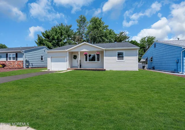 Photo 2 of Single family home for sale at 6 Coventry Rd, Toms River, NJ 08757 | MLS# 22618256 | Listing updated on 2026-09-14