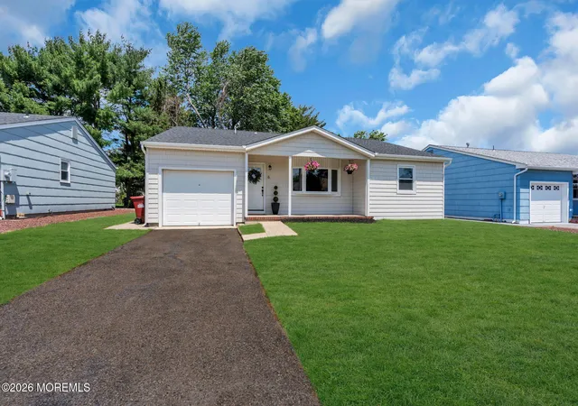 Photo 3 of Single family home for sale at 6 Coventry Rd, Toms River, NJ 08757 | MLS# 22618256 | Listing updated on 2026-09-14