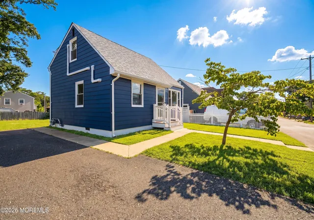 Homes for sale in Hazlet, NJ | 75 Franklin Ave, Hazlet, NJ 07734 | MLS# 22618270