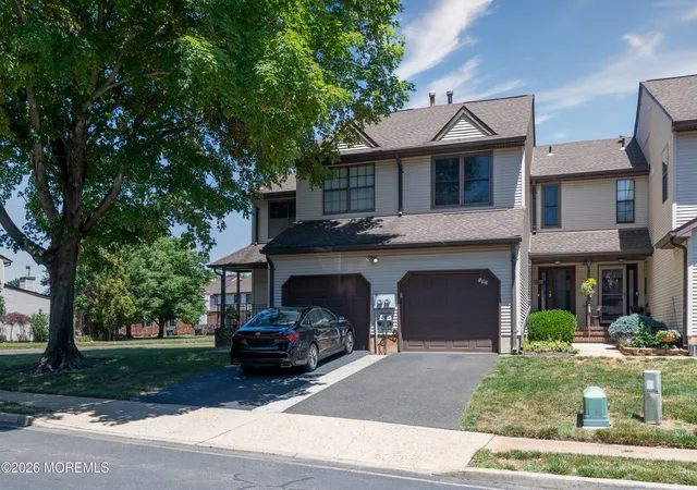 Homes for sale in Manalapan, NJ | 192 Longwood Dr #19-2, Manalapan, NJ 07726 | MLS# 22618317