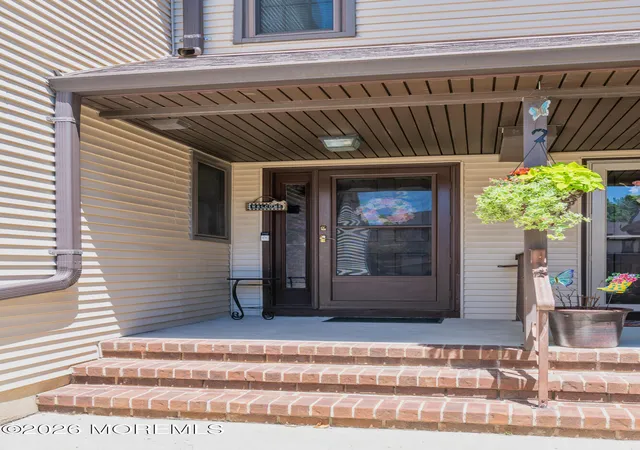 Homes for sale in Manalapan, NJ | 192 Longwood Dr #19-2, Manalapan, NJ 07726 | MLS# 22618317