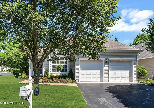Photo 3 of Single family home for sale at 83 Huntington Dr, Jackson, NJ 08527 | MLS# 22618117 | Listing updated on 2026-08-24
