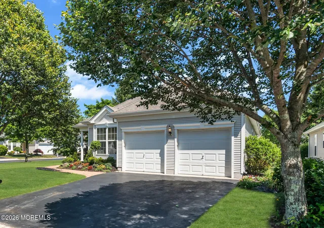 Photo 3 of Single family home for sale at 83 Huntington Dr, Jackson, NJ 08527 | MLS# 22618117 | Listing updated on 2026-08-24