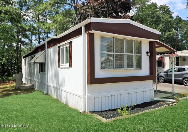 Photo 3 of Manufactured home for sale at 4 Fox St, Whiting, NJ 08759 | MLS# 22618137 | Listing updated on 2026-09-14