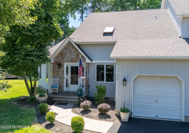 Homes for sale in Little Silver, NJ | 26 Hickory Ln, Little Silver, NJ 07739 | MLS# 22618526
