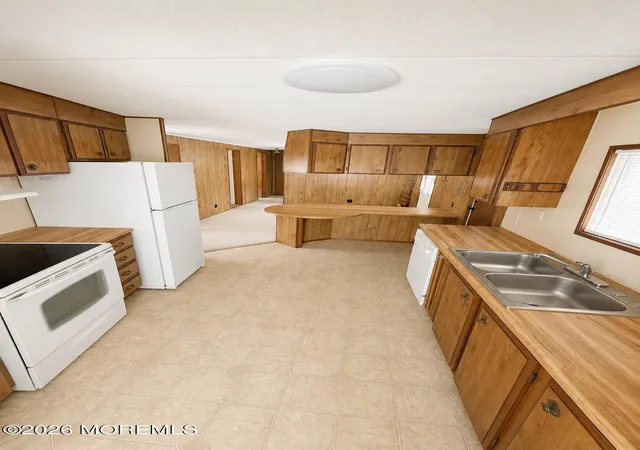Photo 3 of Manufactured home for sale at 4 Wren Ct, Whiting, NJ 08759 | MLS# 22618769 | Listing updated on 2026-08-20