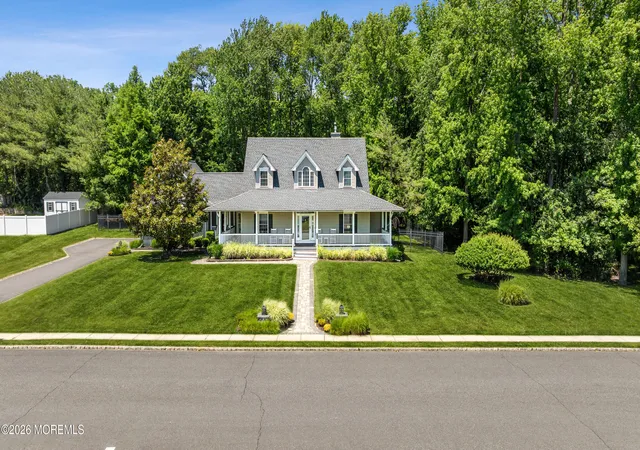 Homes for sale in Matawan, NJ | 24 Kerr Ln, Matawan, NJ 07747 | MLS# 22618583