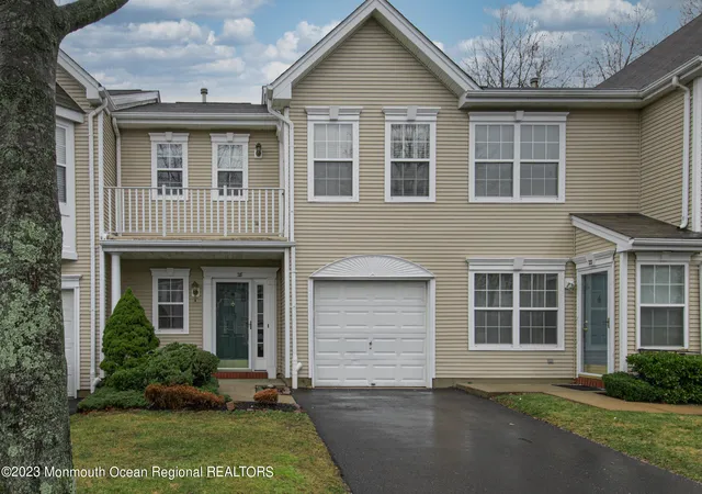 Homes for sale in Freehold, NJ | 28 Picket Pl, Freehold, NJ 07728 | MLS# 22618260