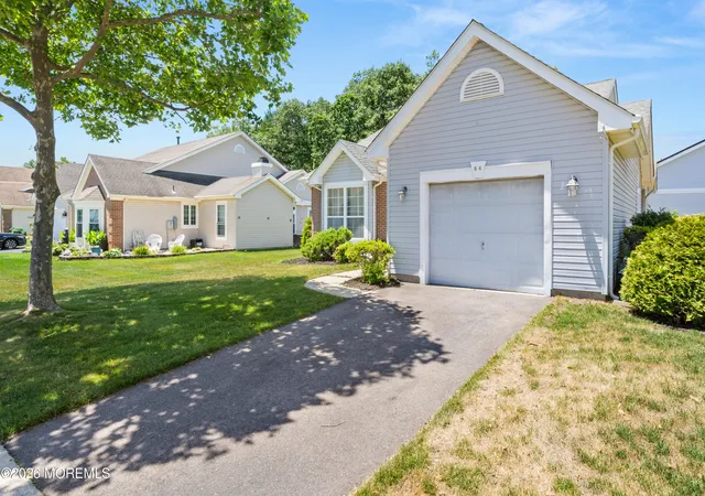 Photo 3 of Single family home for sale at 84 Chain Blvd, Bayville, NJ 08721 | MLS# 22618291 | Listing updated on 2026-10-08