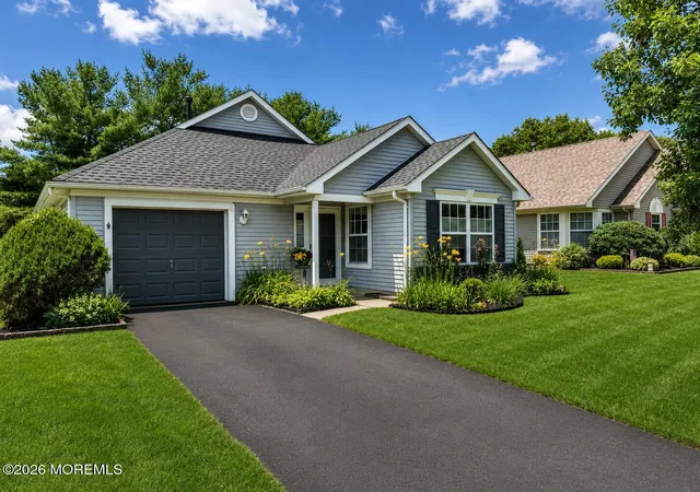 Photo 1 of Single family home for sale at 2924 Crestview Ln, Toms River, NJ 08755 | MLS# 22618824 | Listing updated on 2026-08-09