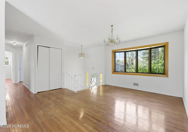 5th image of 14 Woodridge Ave, Toms River, NJ 08755 | MLS# 22618313