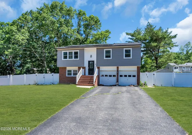 Homes for sale in Bayville, NJ | 3 Widgeon Dr, Bayville, NJ 08721 | MLS# 22618361