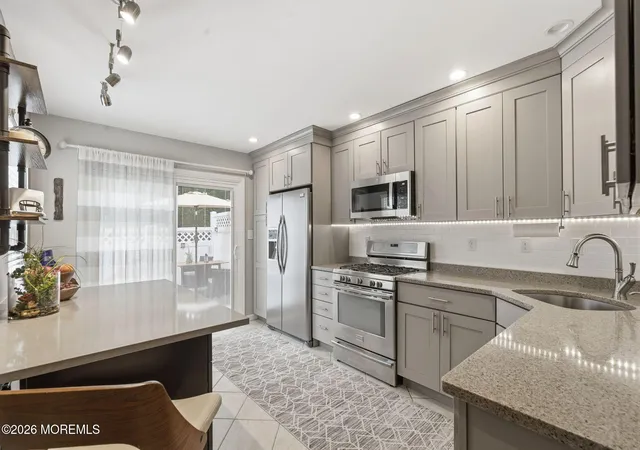 5th image of 28 Dutch Ct #272, Holmdel, NJ 07733 | MLS# 22618371