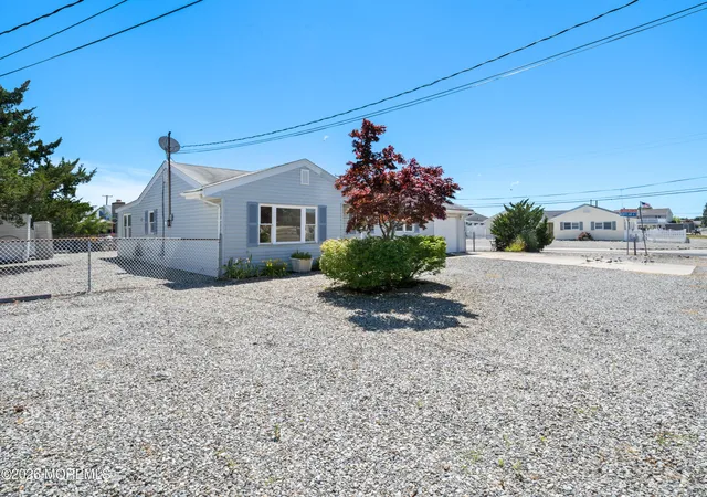 Homes for sale in Barnegat, NJ | 258 Bayshore Dr, Barnegat, NJ 08005 | MLS# 22618449