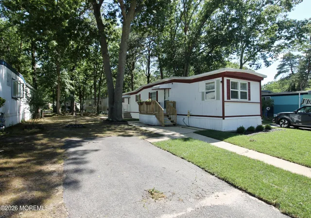 Homes for sale in Toms River, NJ | 406 Roberts Rd, Toms River, NJ 08755 | MLS# 22618535