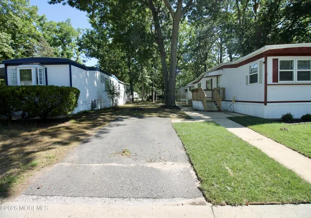 Homes for sale in Toms River, NJ | 406 Roberts Rd, Toms River, NJ 08755 | MLS# 22618535