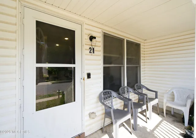 3rd image of 21 Kingsfield Dr, Lakewood, NJ 08701 | MLS# 22618551