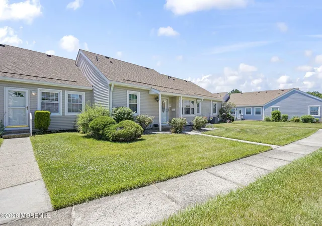 Homes for sale in Freehold, NJ | 69 William And Mary Sq #C, Freehold, NJ 07728 | MLS# 22618566