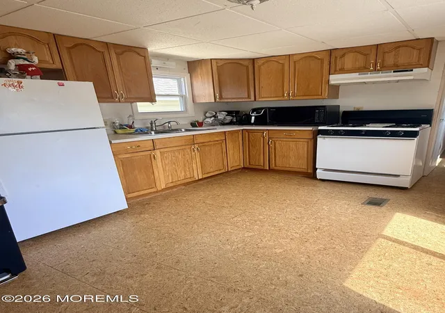 Homes for sale in Howell, NJ | 7 Grace Ln, Howell, NJ 07731 | MLS# 22618538