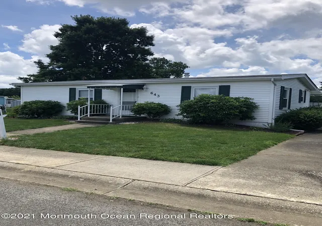 Homes for sale in Freehold, NJ | 643 Dede Dr, Freehold, NJ 07728 | MLS# 22618808