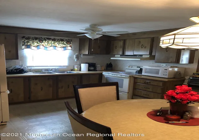 Homes for sale in Freehold, NJ | 643 Dede Dr, Freehold, NJ 07728 | MLS# 22618808