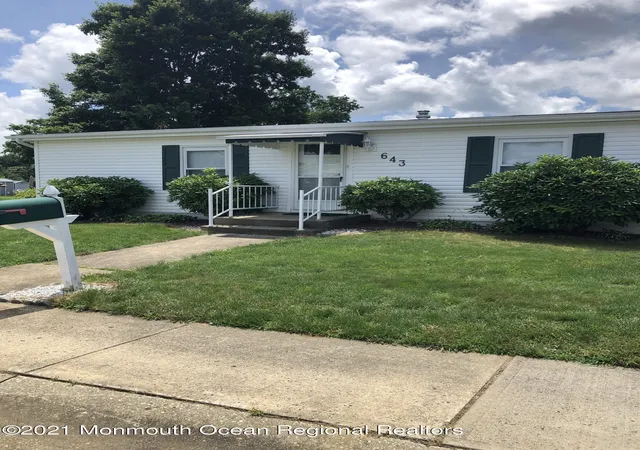 Homes for sale in Freehold, NJ | 643 Dede Dr, Freehold, NJ 07728 | MLS# 22618808
