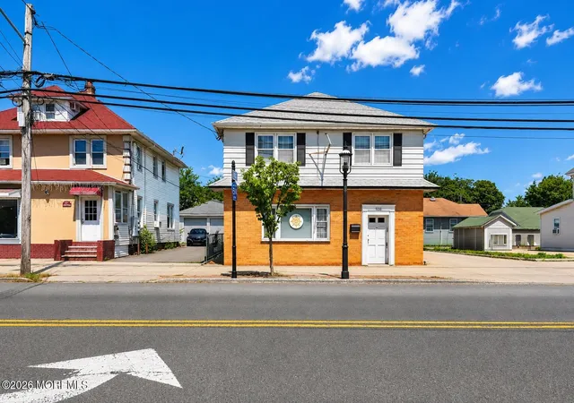 Homes for sale in Keyport, NJ | 335 Maple Pl, Keyport, NJ 07735 | MLS# 22618603