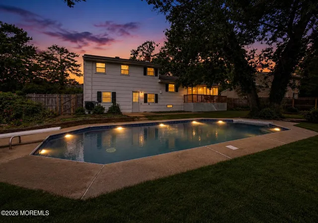 2nd image of 17 Ridgewood Dr, Toms River, NJ 08755 | MLS# 22618963